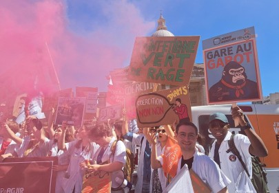 Manifestation des étudiants et médecins à Paris le 29 avril 2025