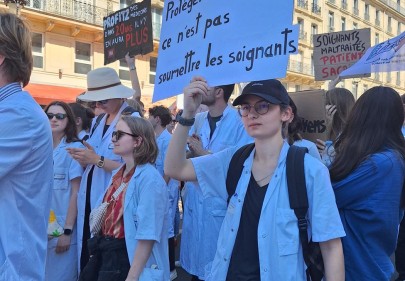 Manifestation des étudiants et médecins à Paris le 29 avril 2025