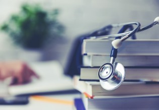 les doyens de médecine soutiennent la création d'un assistanat territorial