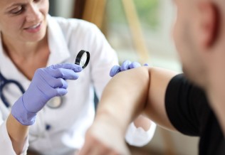 Dermatologue