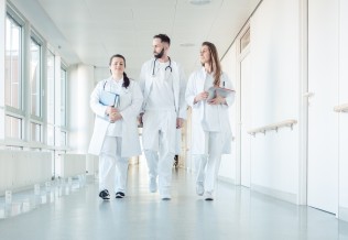 jeunes médecins hôpital