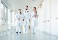 jeunes médecins hôpital